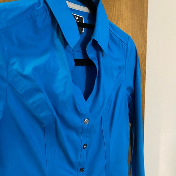 Professional button-up - Picture 4 of 6